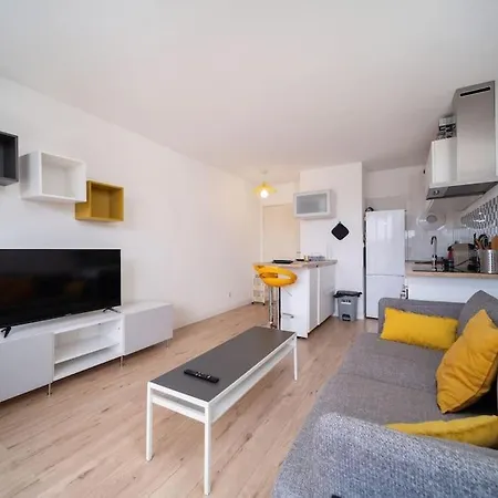 Appartement Tout Equipe Climatise Terrasse Hopital De La Timone Marseille Exterior photo