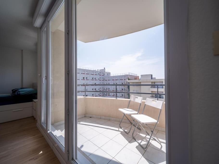 Equipe Climatise Terrasse Hopital De La Timone Marseille