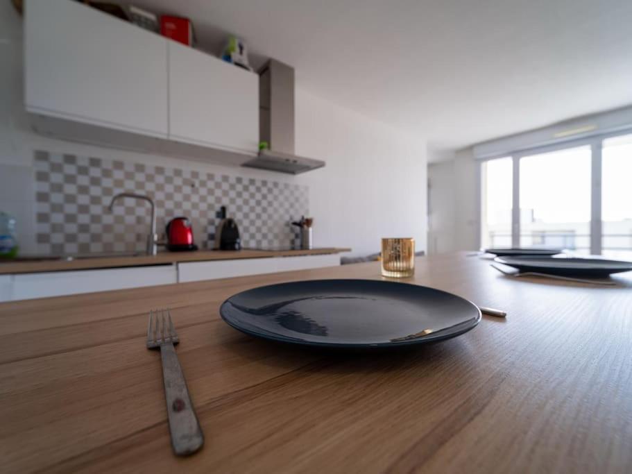 Apartment Equipe Climatise Terrasse Hopital De La Timone *